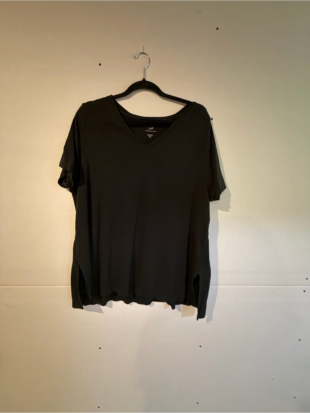 J. Jill Black V-Neck Short Sleeve Tee